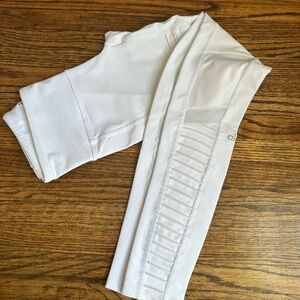 Alo Yoga White Moto Leggings with Ribbed Detail